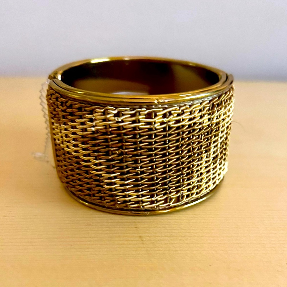 Vintage Style Wide Mesh Gold Tone Bracelet Clamper Style tan beige